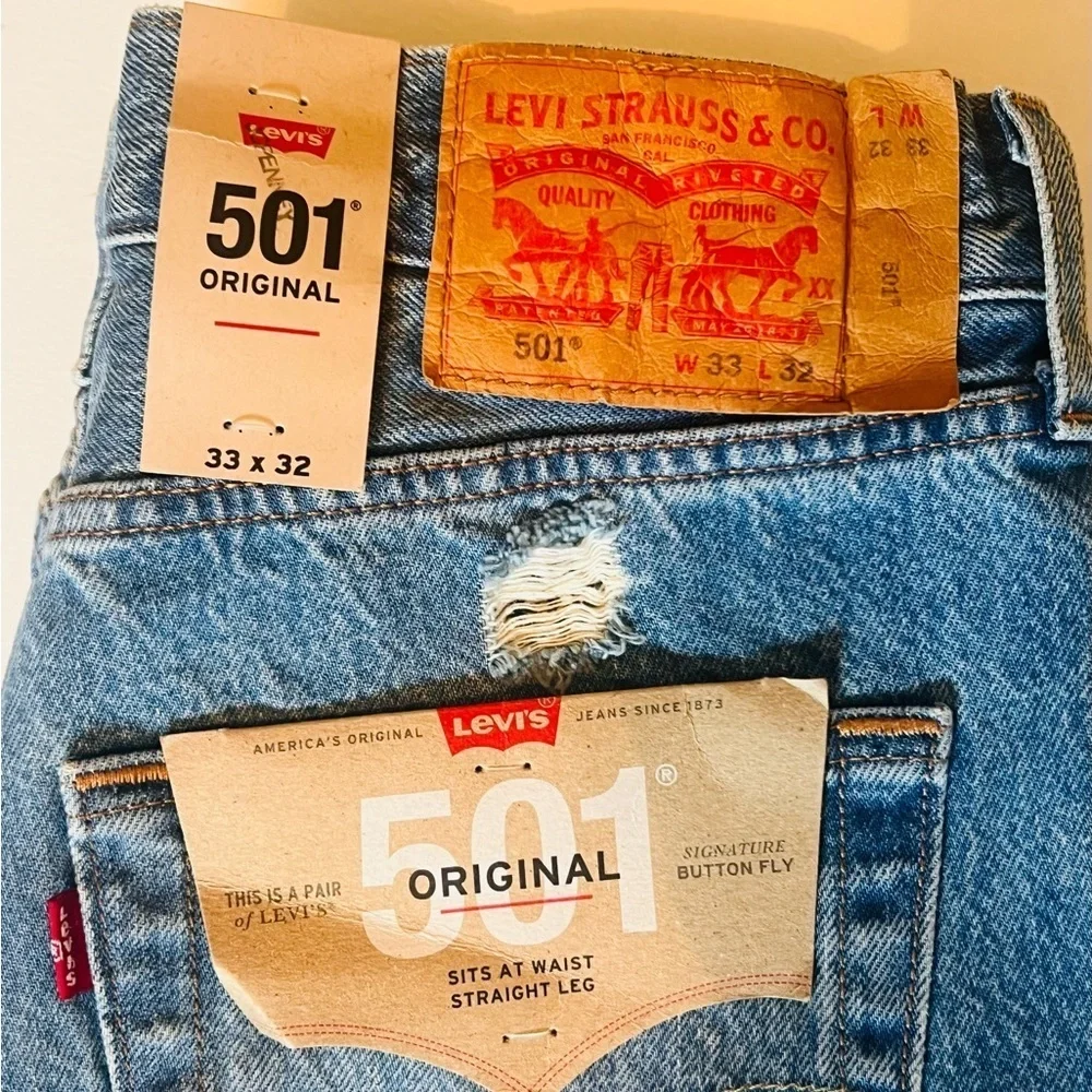 Levi's Men's 501 Original-Fit Button Fly Ripped Denim Jeans SZ 33x32